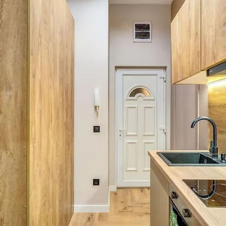 Modern Oasis In Roekk Street By Newave Apartament