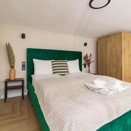 Modern Oasis In Roekk Street By Nw * Budapest